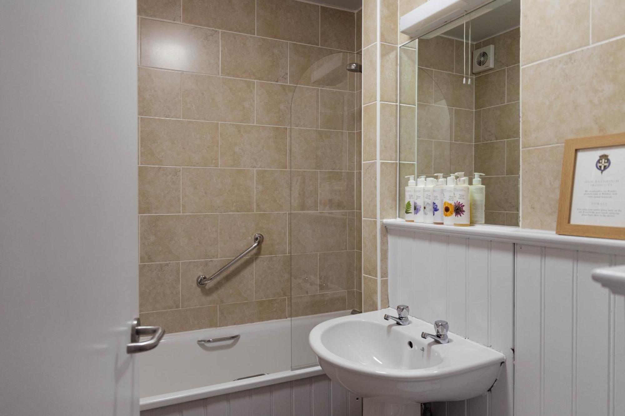 The Devonshire Arms Hotel Baslow Ruang foto