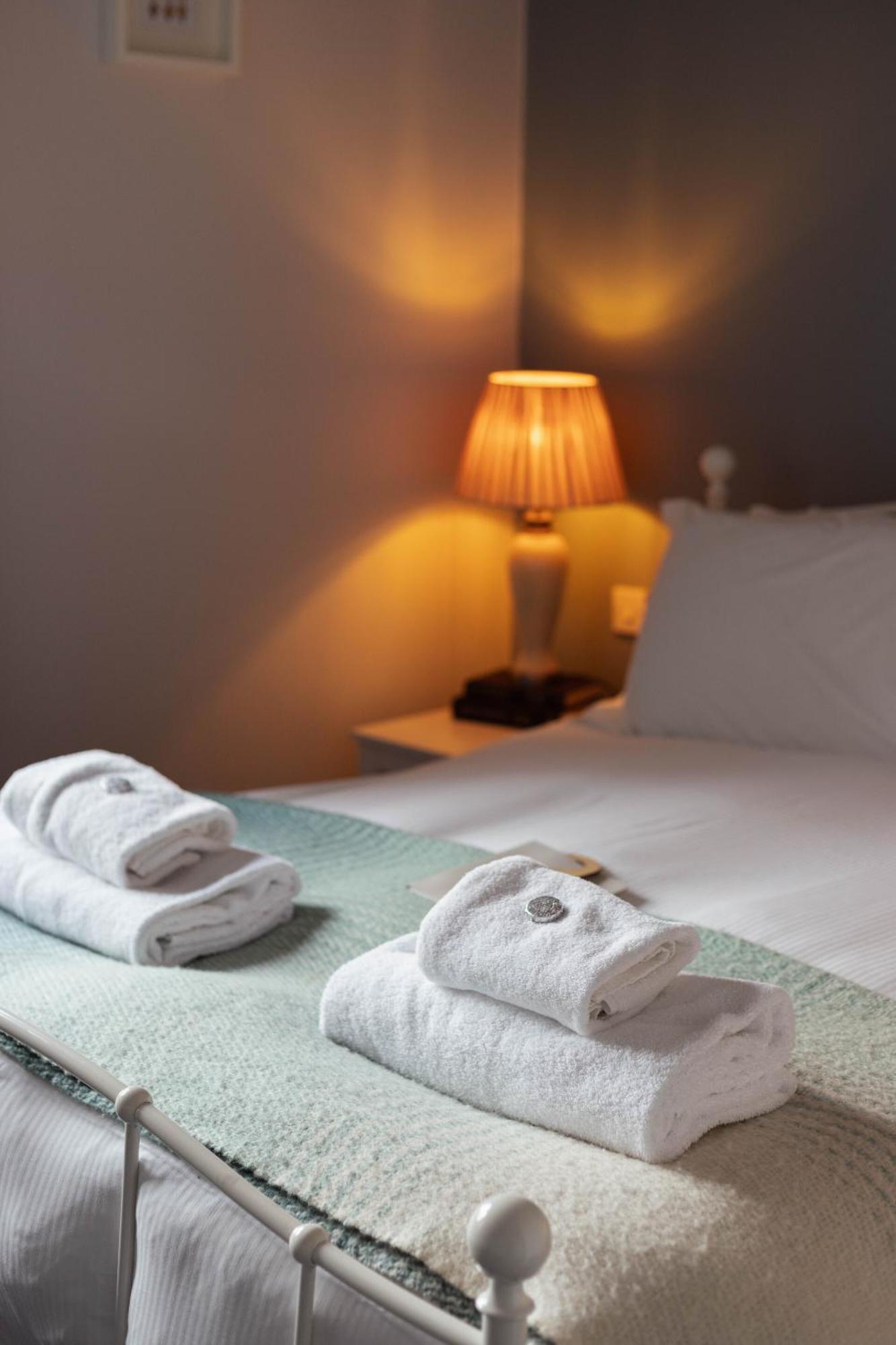 The Devonshire Arms Hotel Baslow Ruang foto